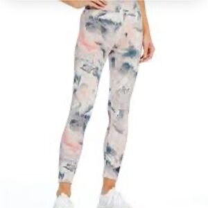 FourLaps Arc Sz Medium Pink Clouds Leggings • NWT!